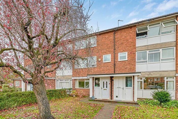 2 Bedroom Flat For Sale In Lyme Farm Road, Lee, SE12