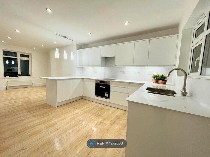 4 Bedroom Semi-Detached House To Rent In Westhill Avenue, Torquay TQ1