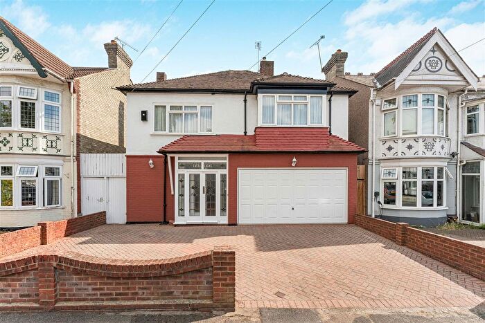 4 Bedroom Detached House For Sale In Marlborough Road, London, E4