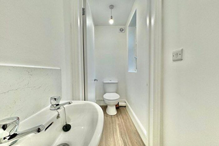 2 Bedroom Flat To Rent In Angerstein Road, Portsmouth, PO2