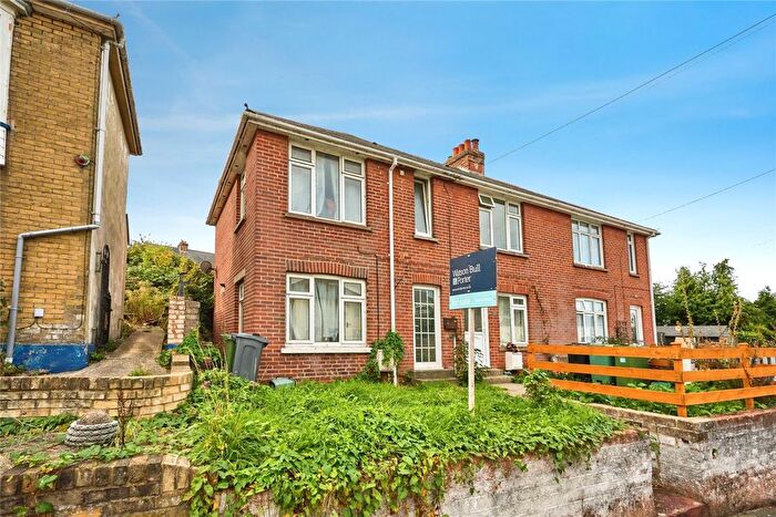 3 Bedroom Semi-Detached House For Sale In Barton Road, Newport, Isle Of Wight, PO30