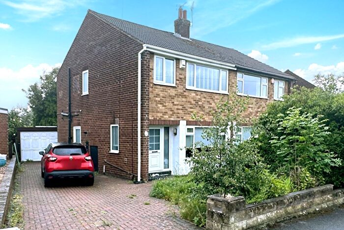 3 Bedroom Semi Detached House For Sale In Reedsdale Gardens, Gildersome, Morley, Leeds, LS27