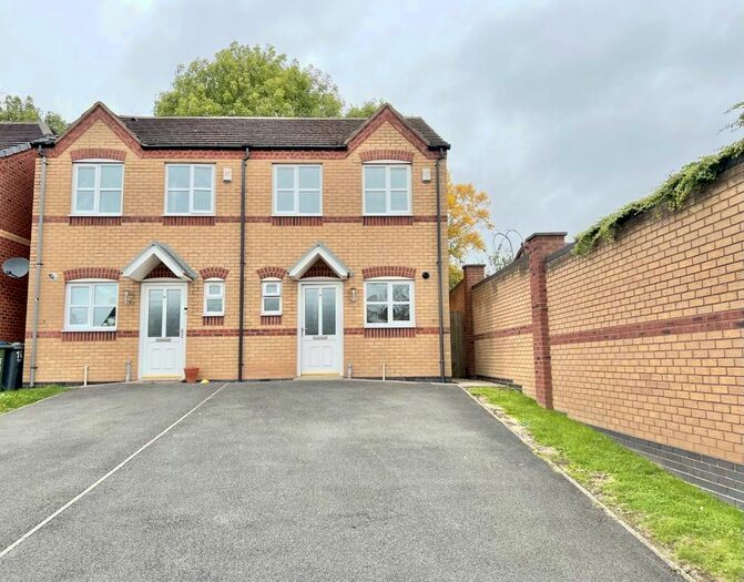 3 Bedroom Semi-Detached House To Rent In Britannia Mews, Rowley Regis, B65