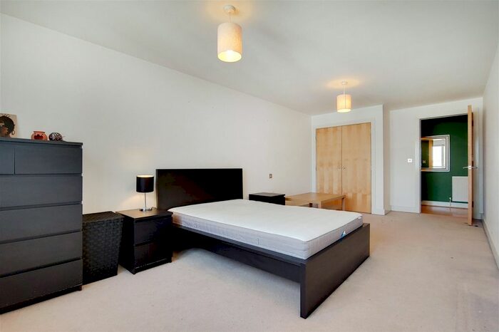 1 Bedroom Flat To Rent In Stane Grove, Clapham North, SW9