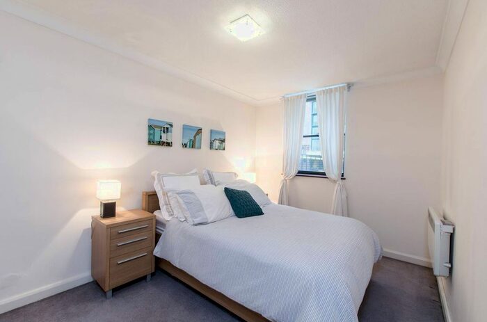 1 Bedroom Flat To Rent In Bartholomew Close, Farringdon, London, EC1A
