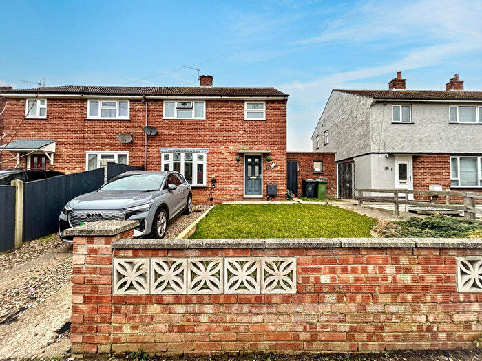 3 Bedroom Semi Detached House For Sale In Campion Avenue, Gorleston, NR31