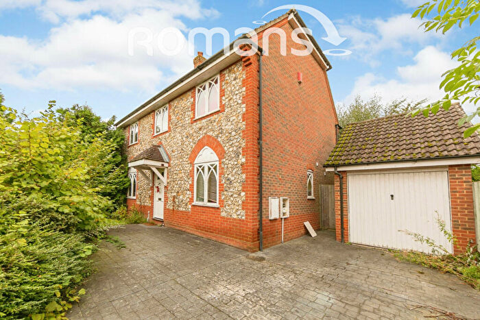 3 Bedroom Detached House To Rent In Steggles Close, Woodley, RG5