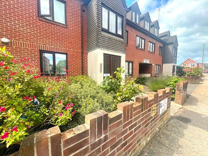 1 Bedroom Flat To Rent In Kings Road West, Swanage, Dorset, BH19