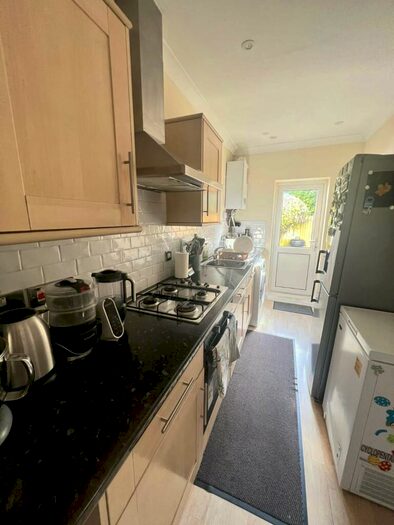 2 Bedroom Flat To Rent In Norton Lodge, Florence Road, Boscombe, BH5