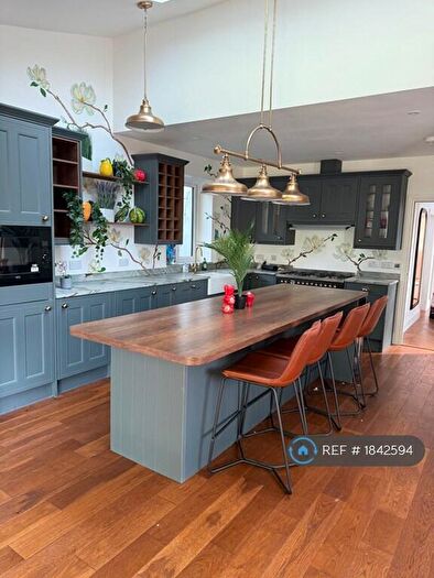 5 Bedroom Detached House To Rent In Cleanthus Road, London, SE18