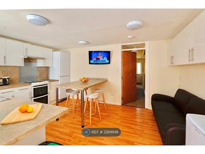 4 Bedroom Terraced House To Rent In Millfield Close, Chichester, PO19