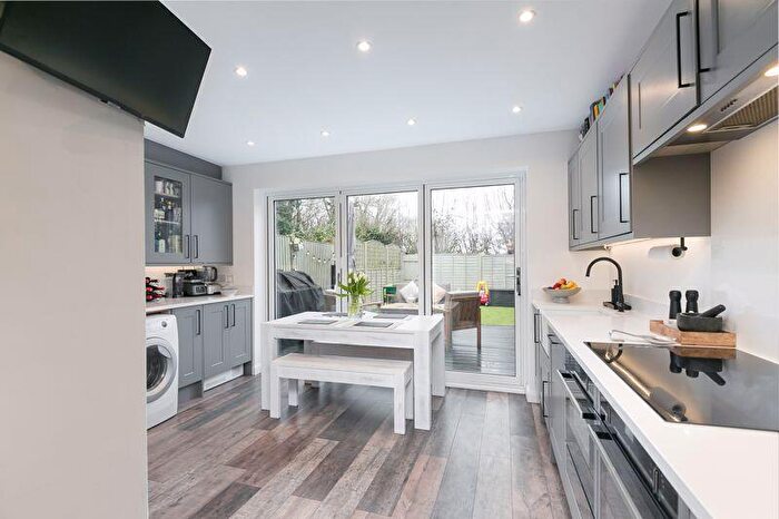 4 Bedroom Terraced House For Sale In Hamond Close, South Croydon, CR2