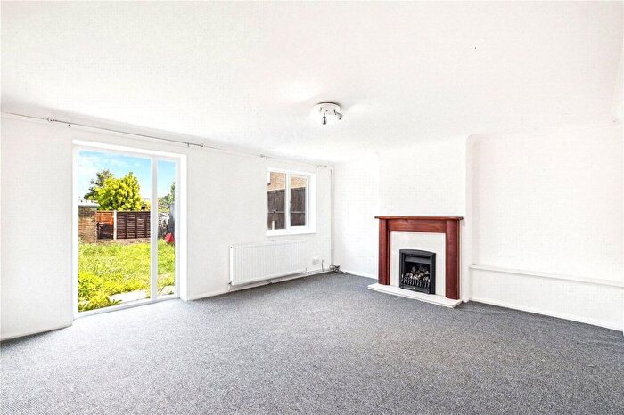3 Bedroom Terraced House To Rent In Shirley Street, Canning Town, London, E16
