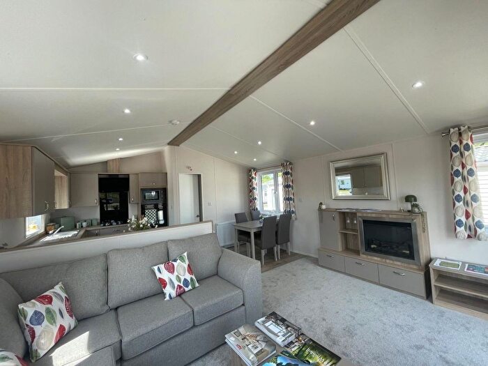 2 Bedroom Mobile/park Home For Sale In Abbey Lane, Lathom, Ormskirk, L40