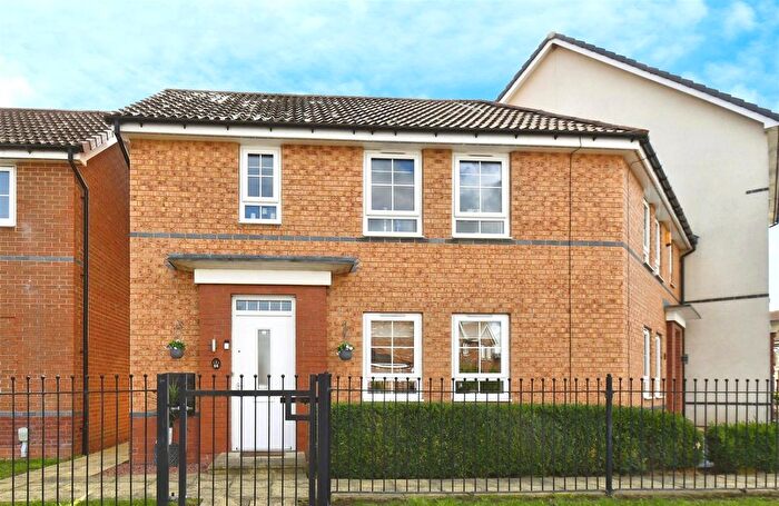 2 Bedroom End Of Terrace House For Sale In Richmond Lane, Kingswood, Hull, HU7