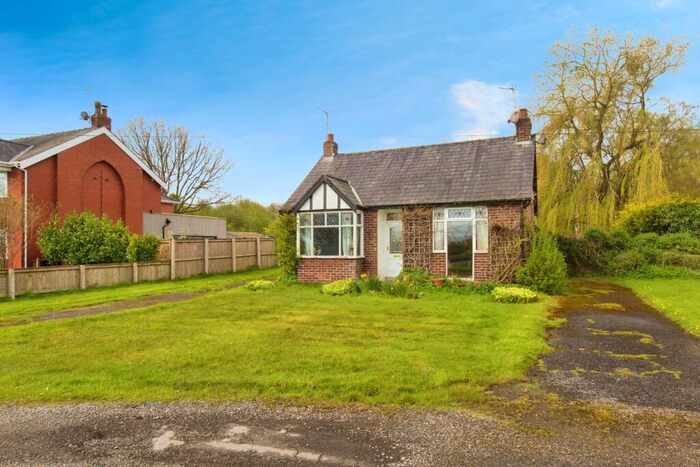 3 Bedroom Detached Bungalow For Sale In Liverpool Road, Rufford, Ormskirk, L40