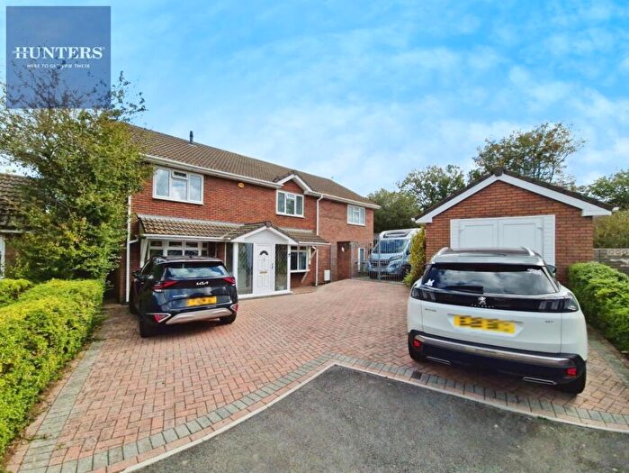 5 Bedroom Detached House For Sale In Clos Penglyn, Pencoed, Bridgend, CF35