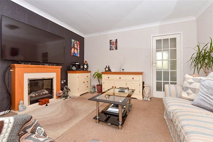 4 Bedroom Semi-Detached House For Sale In Roosevelt Road, Dover, Kent, CT16