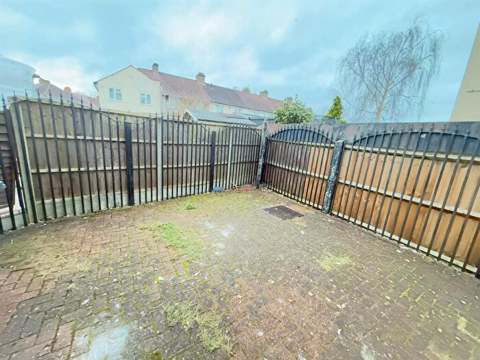 3 Bedroom End Of Terrace House To Rent In Brookvale Park Road, Erdington Birmingham, B23