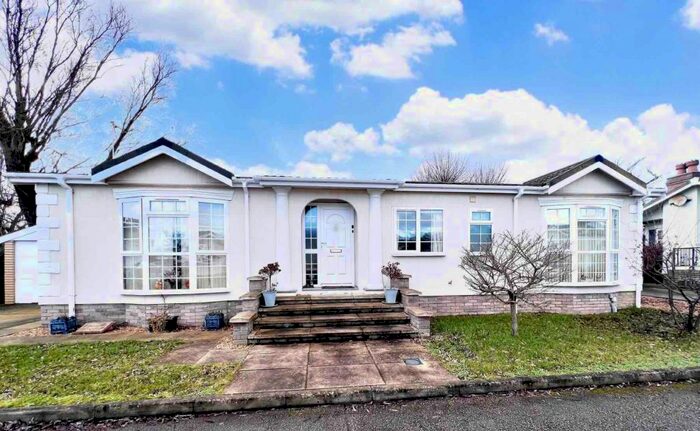 3 Bedroom Park Home For Sale In Cambridge Road, Stretham, Ely, CB6