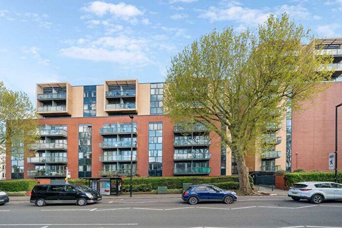 2 Bedroom Flat For Sale In London Road, Isleworth, TW7