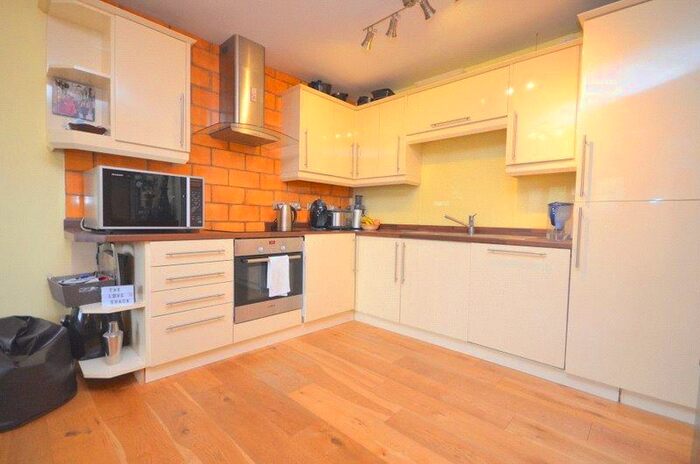 2 Bedroom Apartment To Rent In Victorian Court, Mawney Road, Romford, Essex, RM7