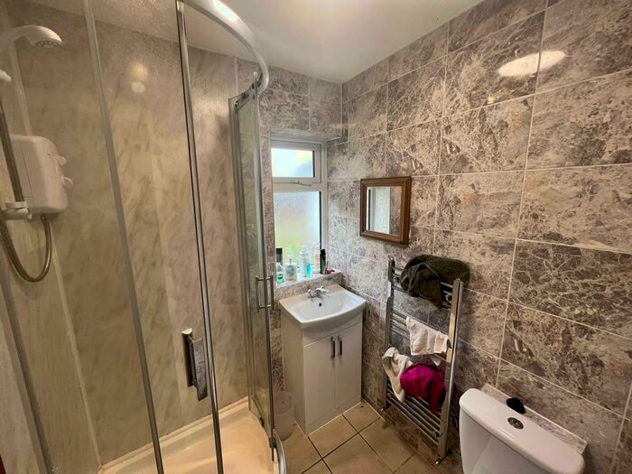 5 Bedroom Property To Rent In Hawton Crescent, Nottingham, NG8