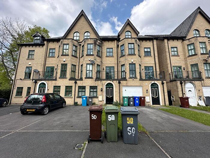 8 Bedroom Property To Rent In Schuster Road, Victoria Park, £pppw, M14