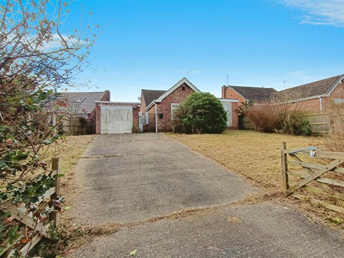 3 Bedroom Detached Bungalow For Sale In Bretton Road, Ravenshead, Nottingham, NG15