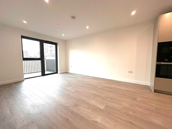 1 Bedroom Flat To Rent In Damsel Grove, London, N4