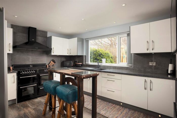 5 Bedroom Detached House For Sale In Elmwood Avenue, Barwick In Elmet, Leeds, LS15