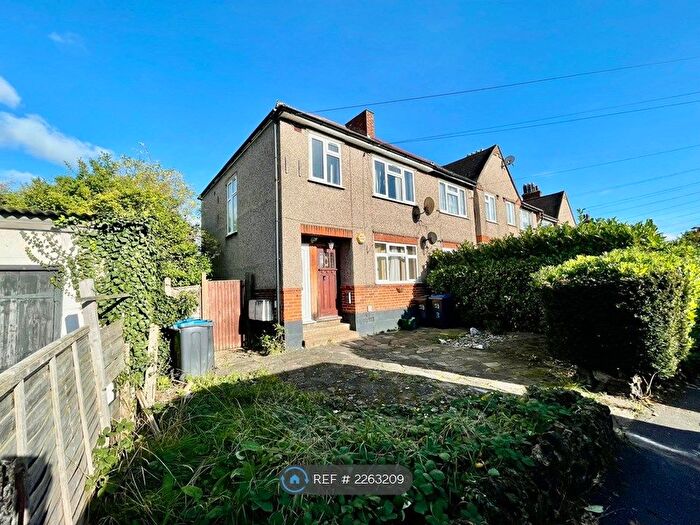 2 Bedroom Maisonette To Rent In Robinhood Lane, Mitcham, CR4