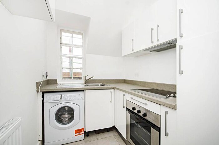1 Bedroom Flat To Rent In Meadway Court, Hampstead Garden Suburb, London, NW11