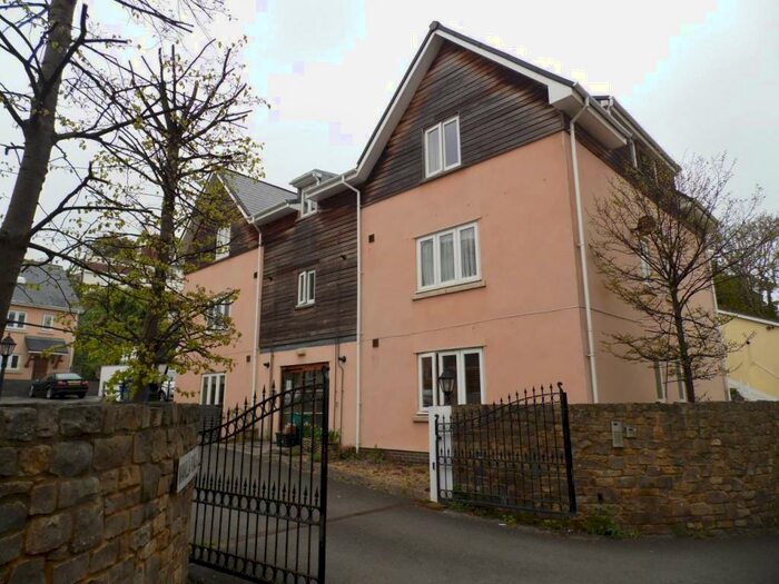 3 Bedroom Flat To Rent In Manilla Place, Weston-super-Mare, North Somerset, BS23