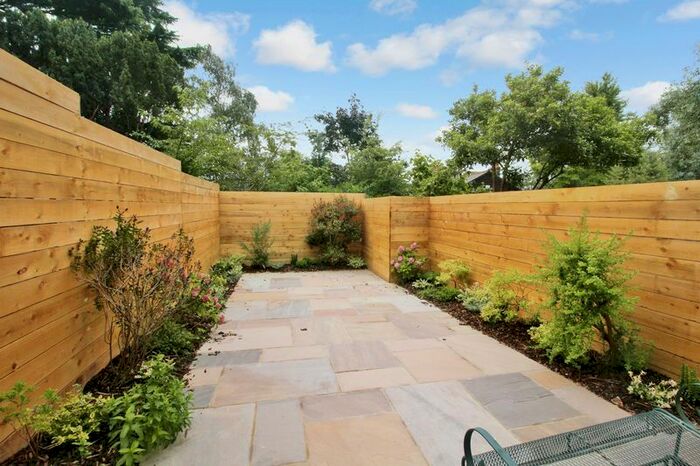 3 Bedroom End Of Terrace House To Rent In Saxon Way, Reigate, RH2