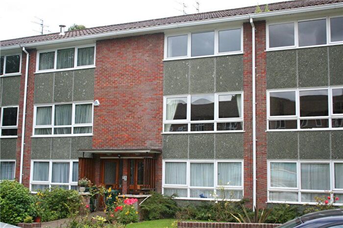 3 Bedroom Flat To Rent In Main Avenue, Moor Park Estate, Northwood, HA6