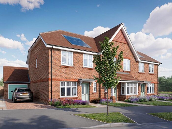 3 Bedroom Semi-Detached House For Sale In Leighwood Fields, Cranleigh, GU6