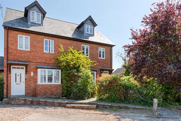 3 Bedroom Semi Detached House To Rent In Little Close, Arlesey, SG15