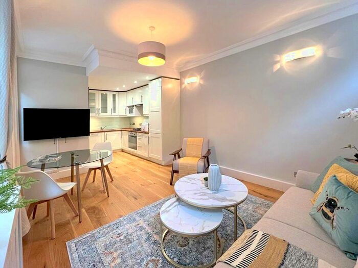 1 Bedroom Flat To Rent In Nevern Square, London, SW5