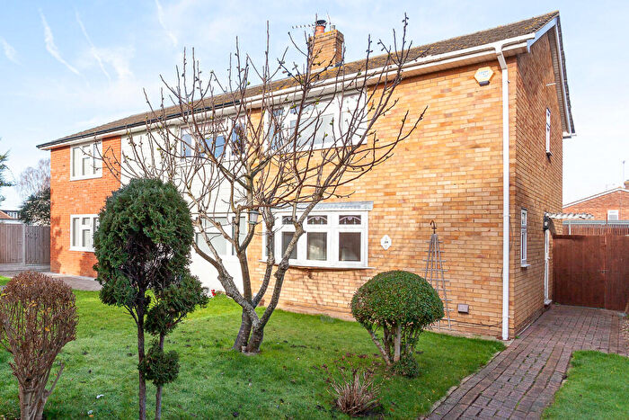 3 Bedroom Semi-Detached House For Sale In Raven Drive, Benfleet, SS7