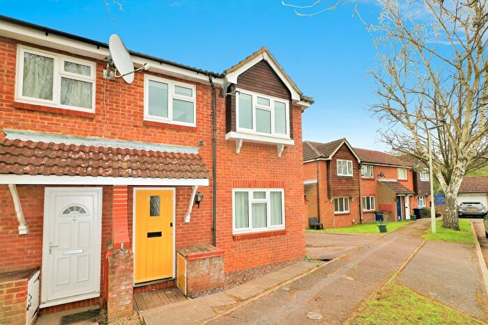 3 Bedroom Semi-Detached House To Rent In Harwood Close, Welwyn Garden City, AL8