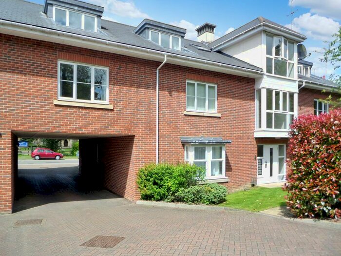 2 Bedroom Flat To Rent In Stathams Court, Redbourn, Redbourn, AL3