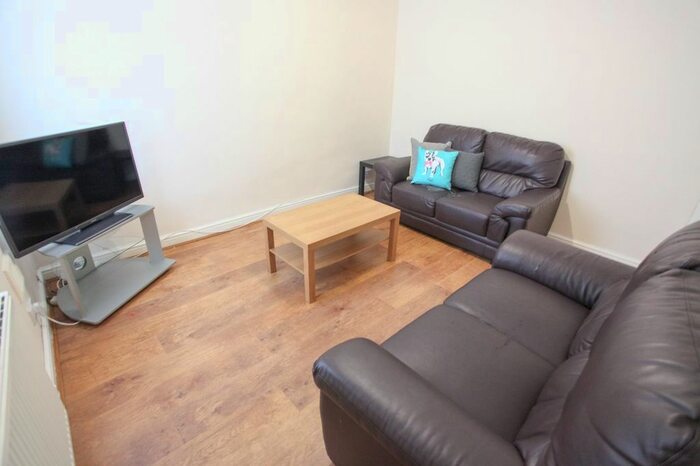 4 Bedroom Terraced House To Rent In Thornycroft Road, L15