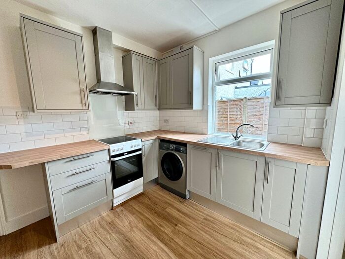 2 Bedroom Maisonette To Rent In Gore Road, Burnham, Berkshire, SL1