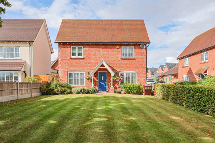 2 Bedroom Detached House For Sale In Condor Gate, Chelmsford, CM3