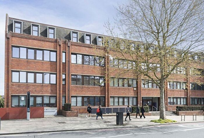 2 Bedroom Flat For Sale In Streatham High Road, Jacksons, SW16