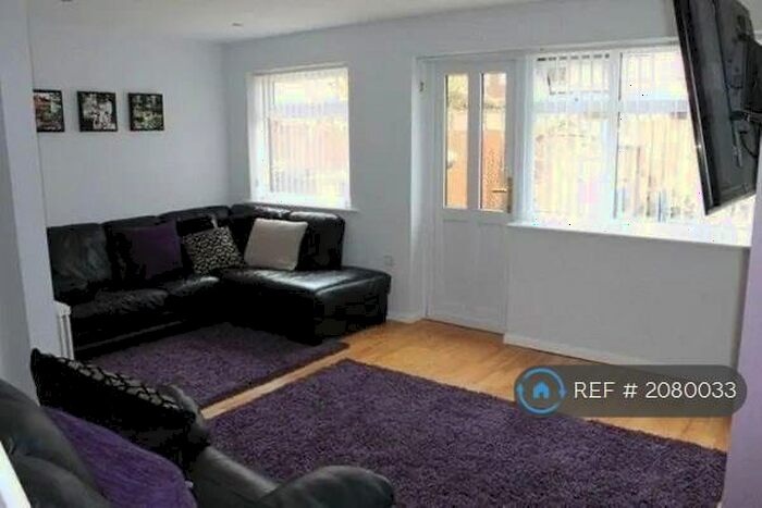 3 Bedroom Semi-Detached House To Rent In Derby, Derby, DE24