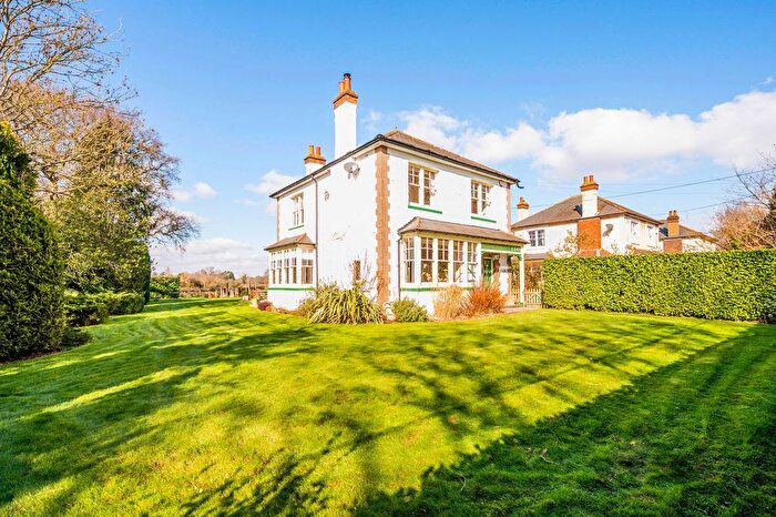 4 Bedroom Detached House For Sale In Chapel Road, Smallfield, RH6