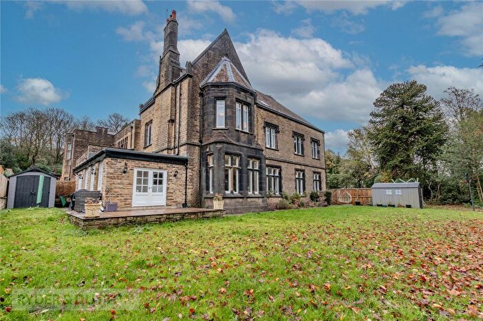 6 Bedroom Detached House For Sale In Talbot Road, Glossop, Derbyshire, SK13