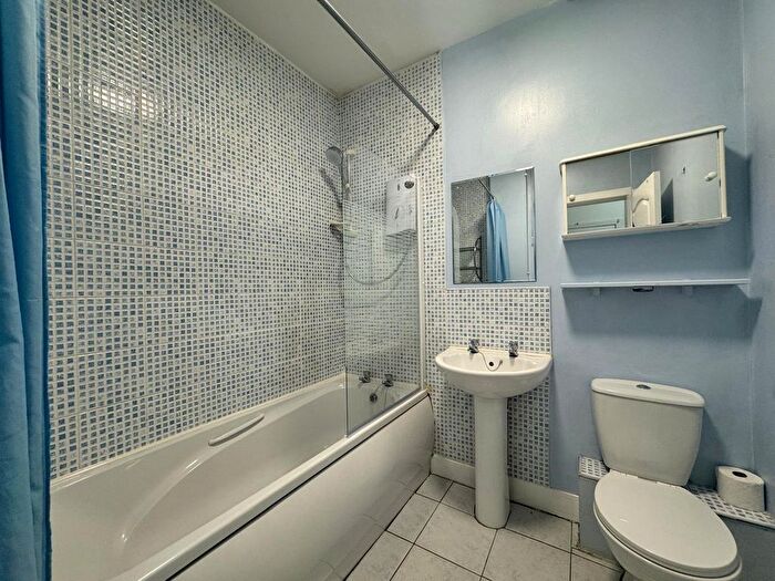 1 Bedroom Flat To Rent In Park Place, Bridge Street, Linwood, Paisley, PA3